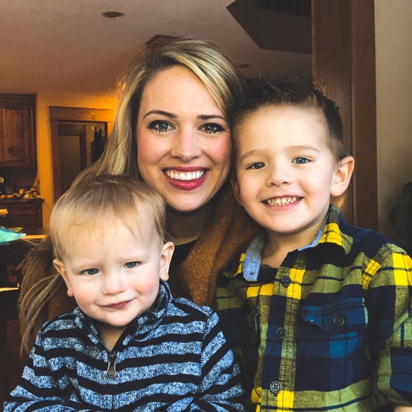 Meet your Posher, Jenna - Picture 2 of 3